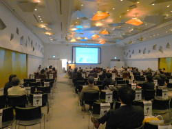 北海道新聞社主催「資産運用フェア」講演の様子