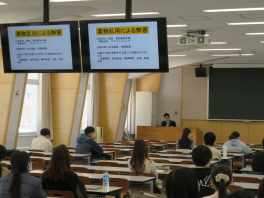 薬物乱用防止について講義を行う函館税関札幌支署講師