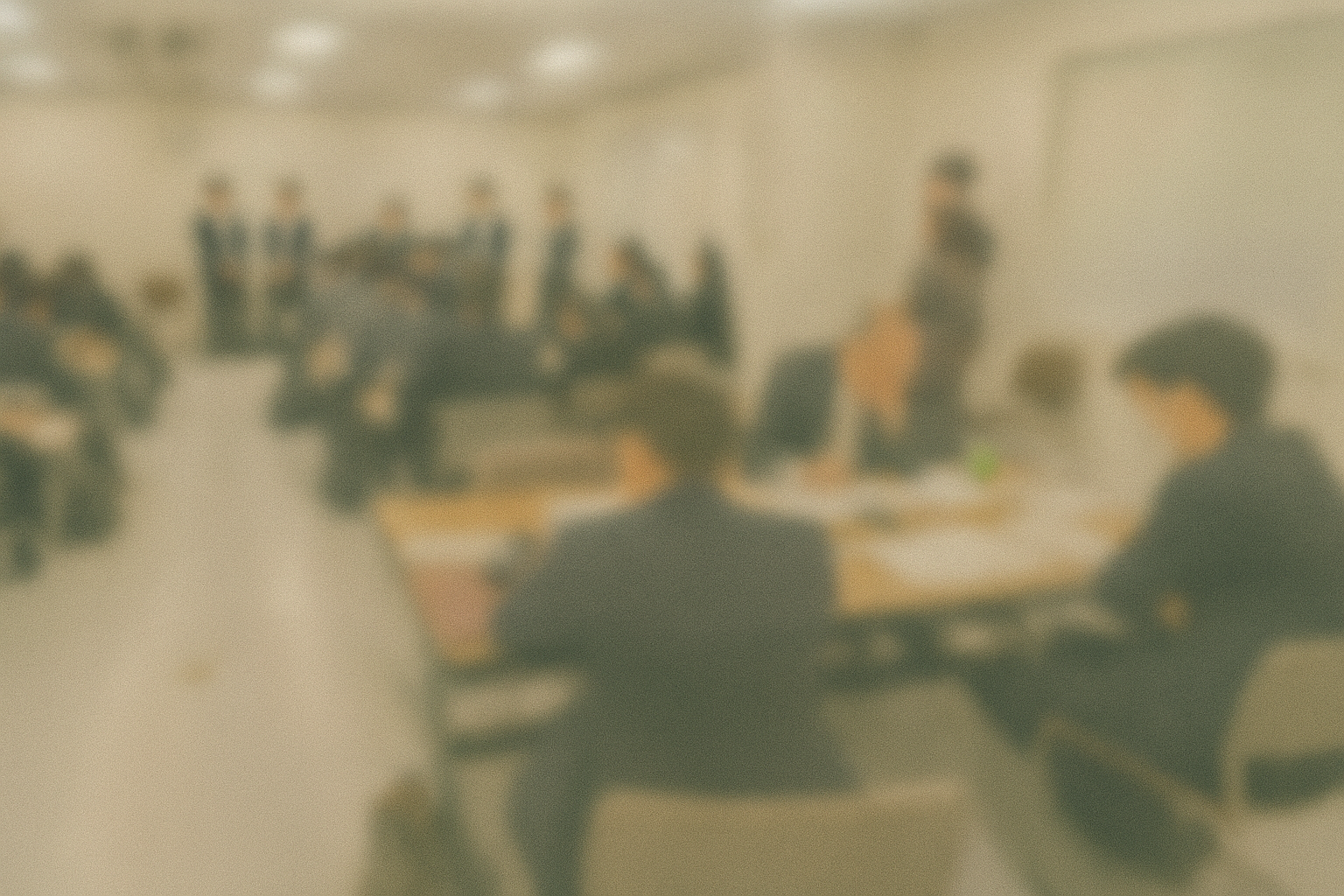 事例を題材にしたグループ検討をしている光景