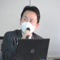 講演を行っている関東財務局草彅金融調整官の写真