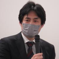 挨拶をする太田関東経済産業局長の写真