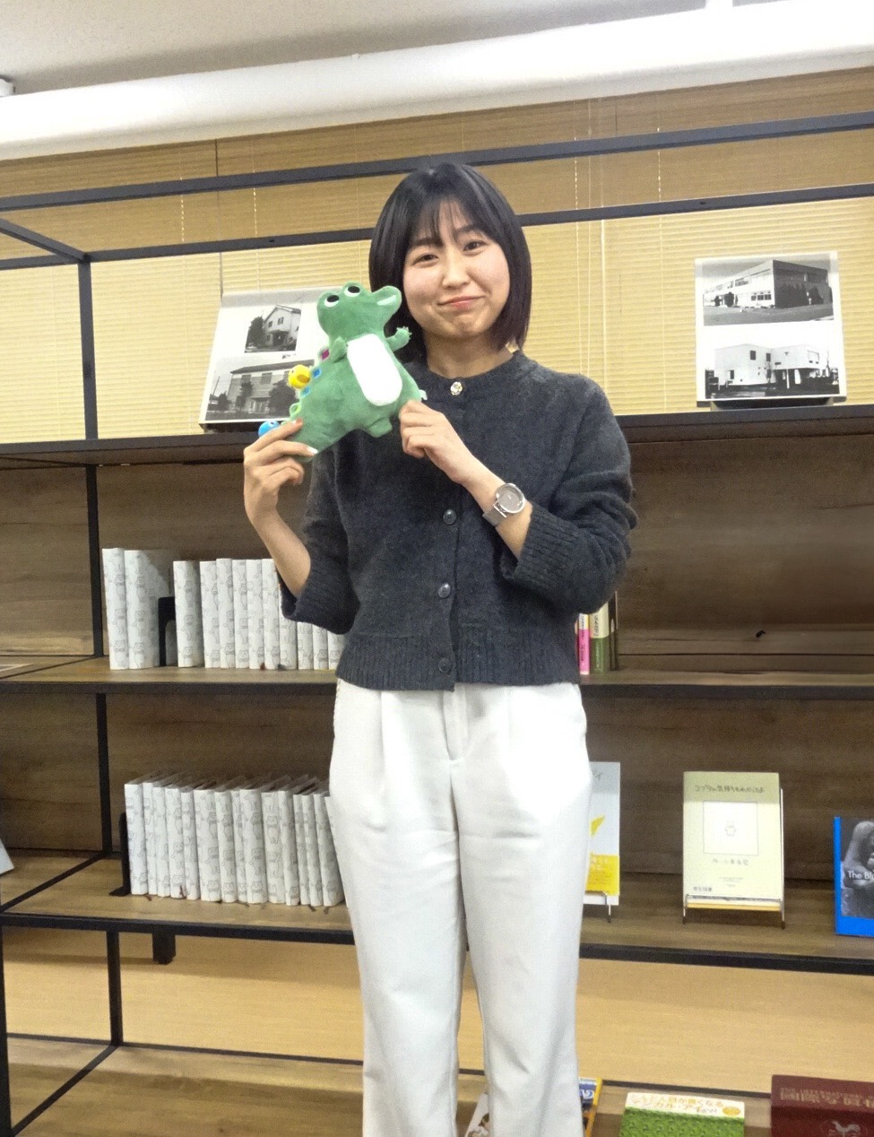 水戸財務事務所庁舎内での撮影写真(水戸財務事務所理財課職員)