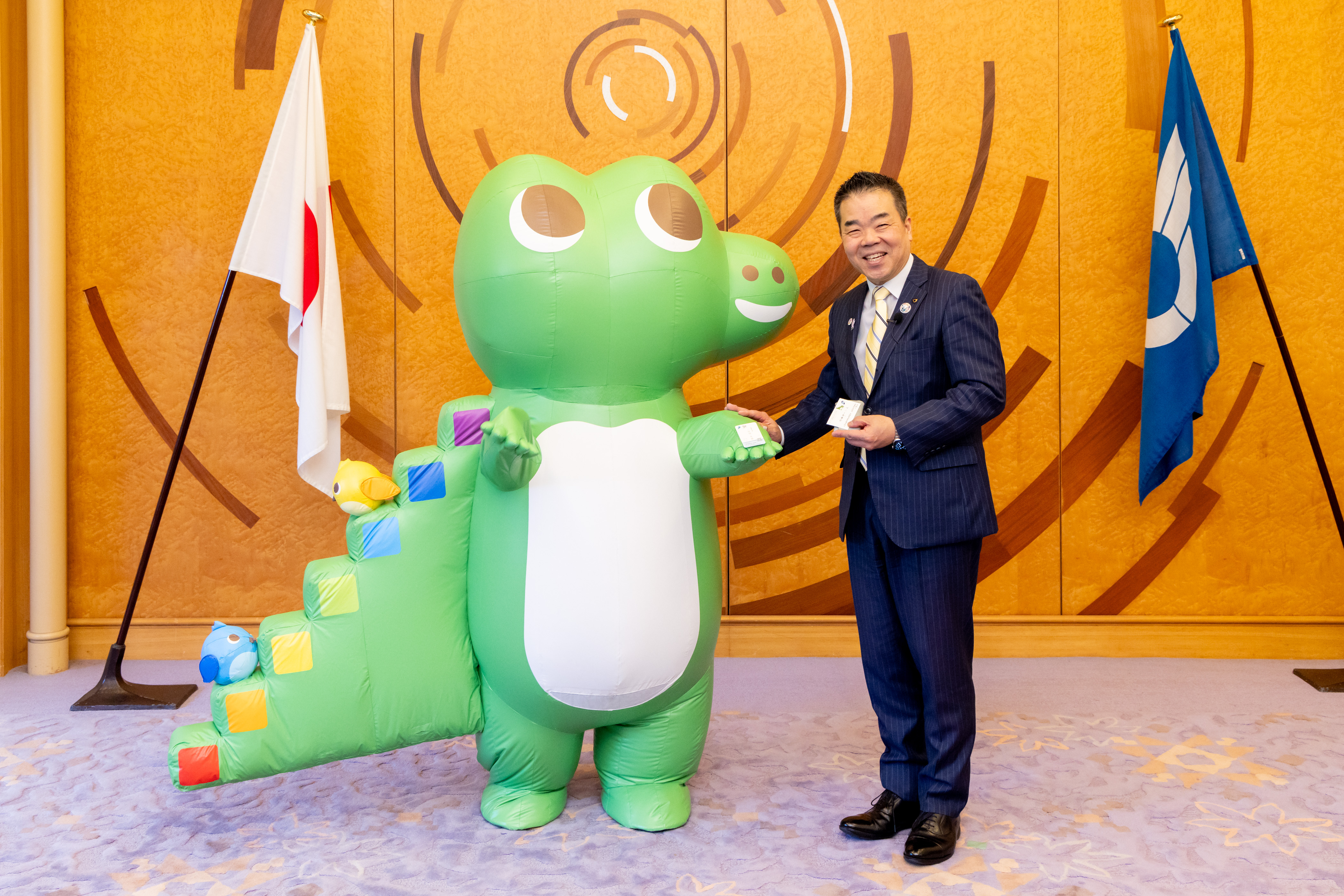 名刺交換の様子