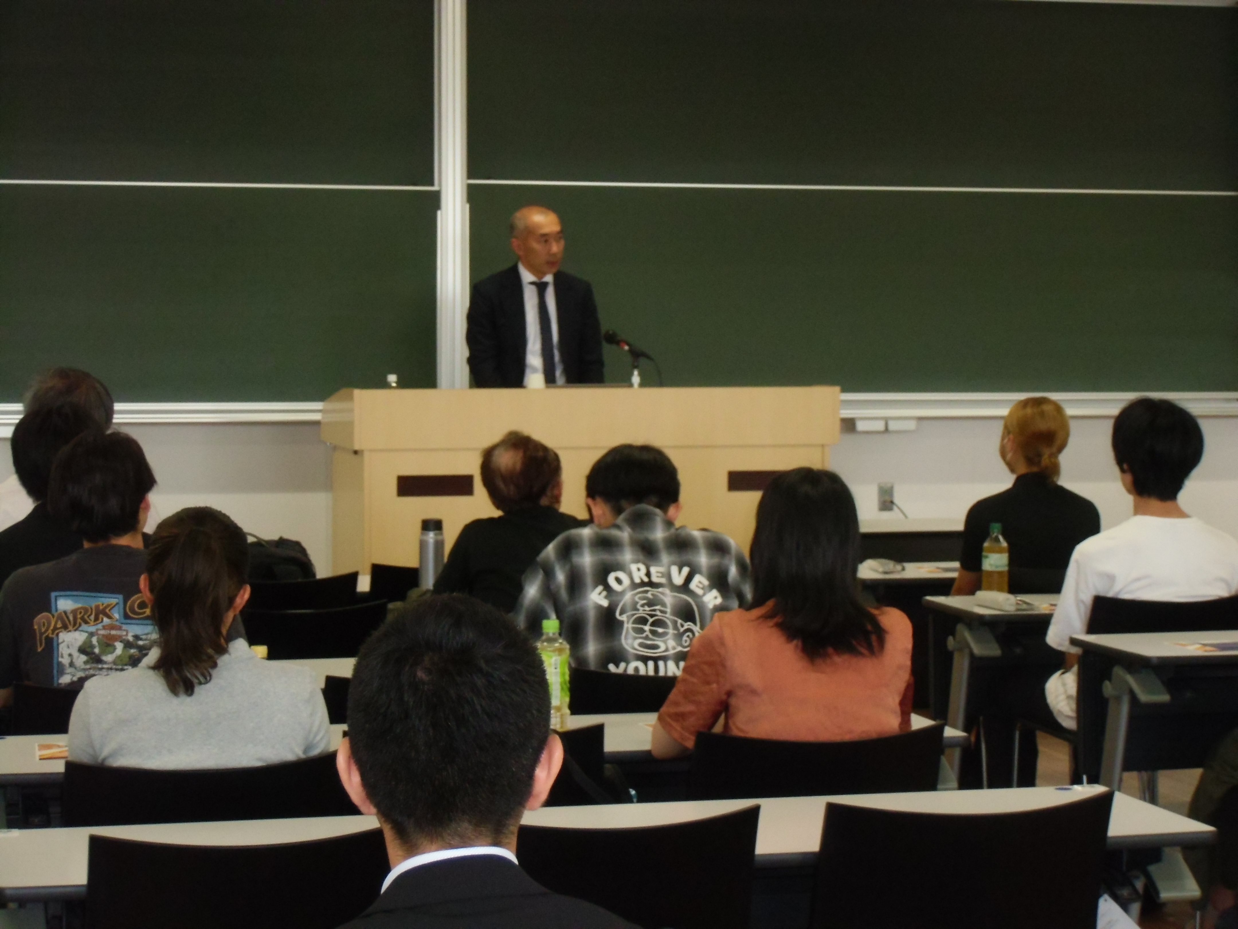 財政講演会の様子